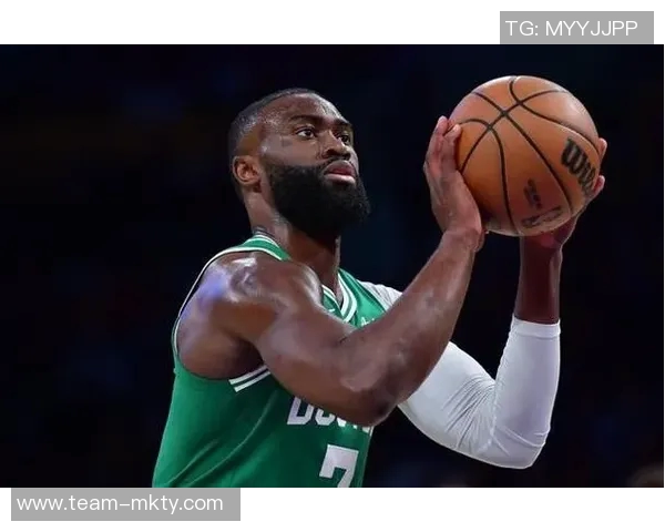 麦坎茨称赞杰伦布朗为后卫攻防一体最佳球员不谈文班与字母